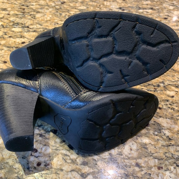 B.ø.c ankle boots 3.5 inch heel - Picture 7 of 10